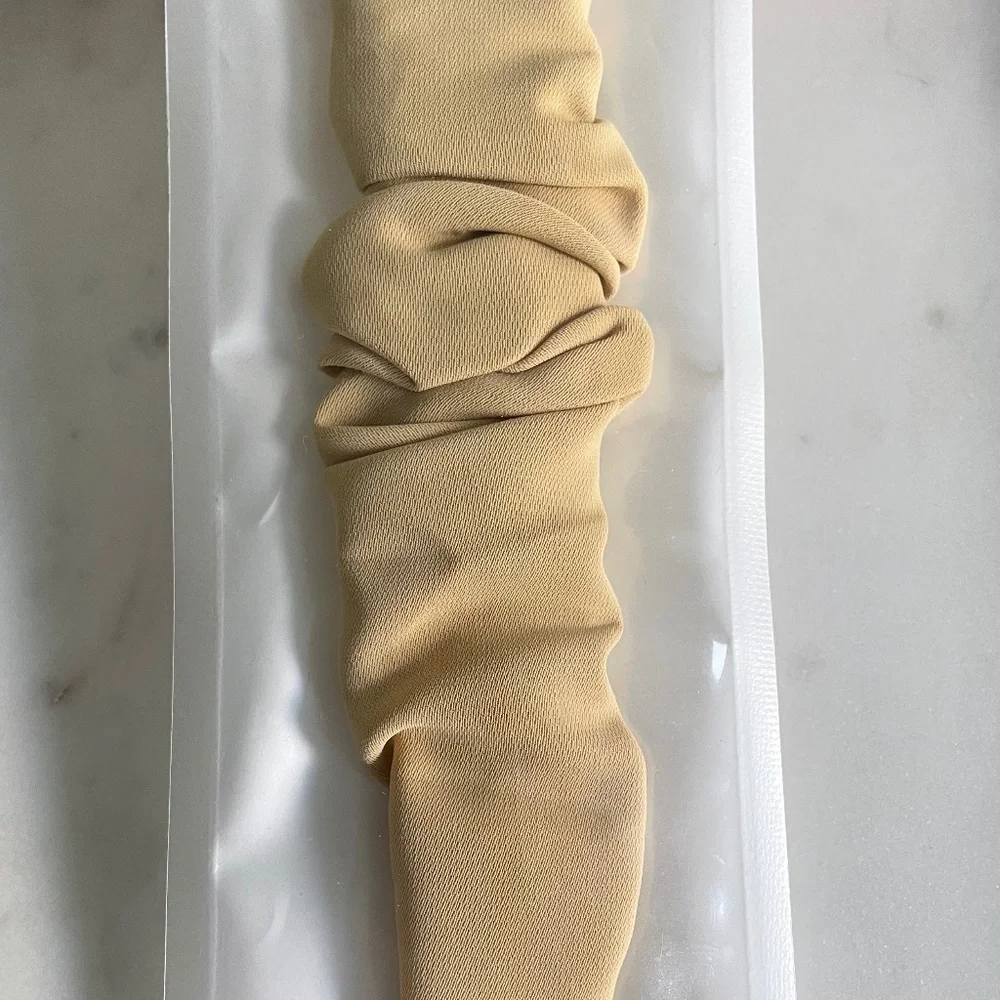 5 for $20: Apple Watch scrunchie band 42/44 mm